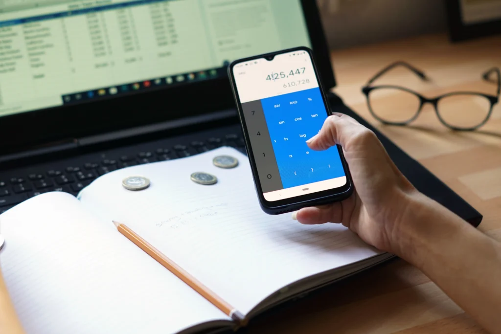mobile accounting software apps for small businesses in Pakistan managing finances on smartphone